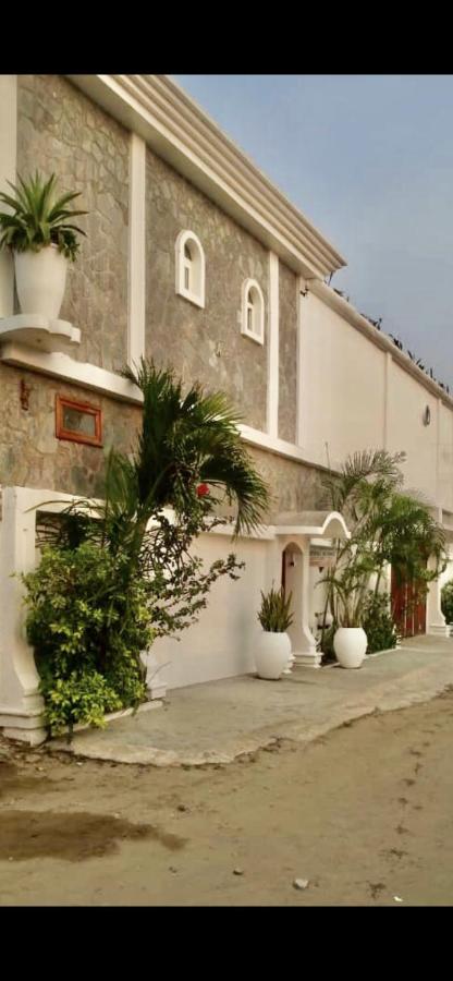 Residence Archange Pointe Noire Exterior photo